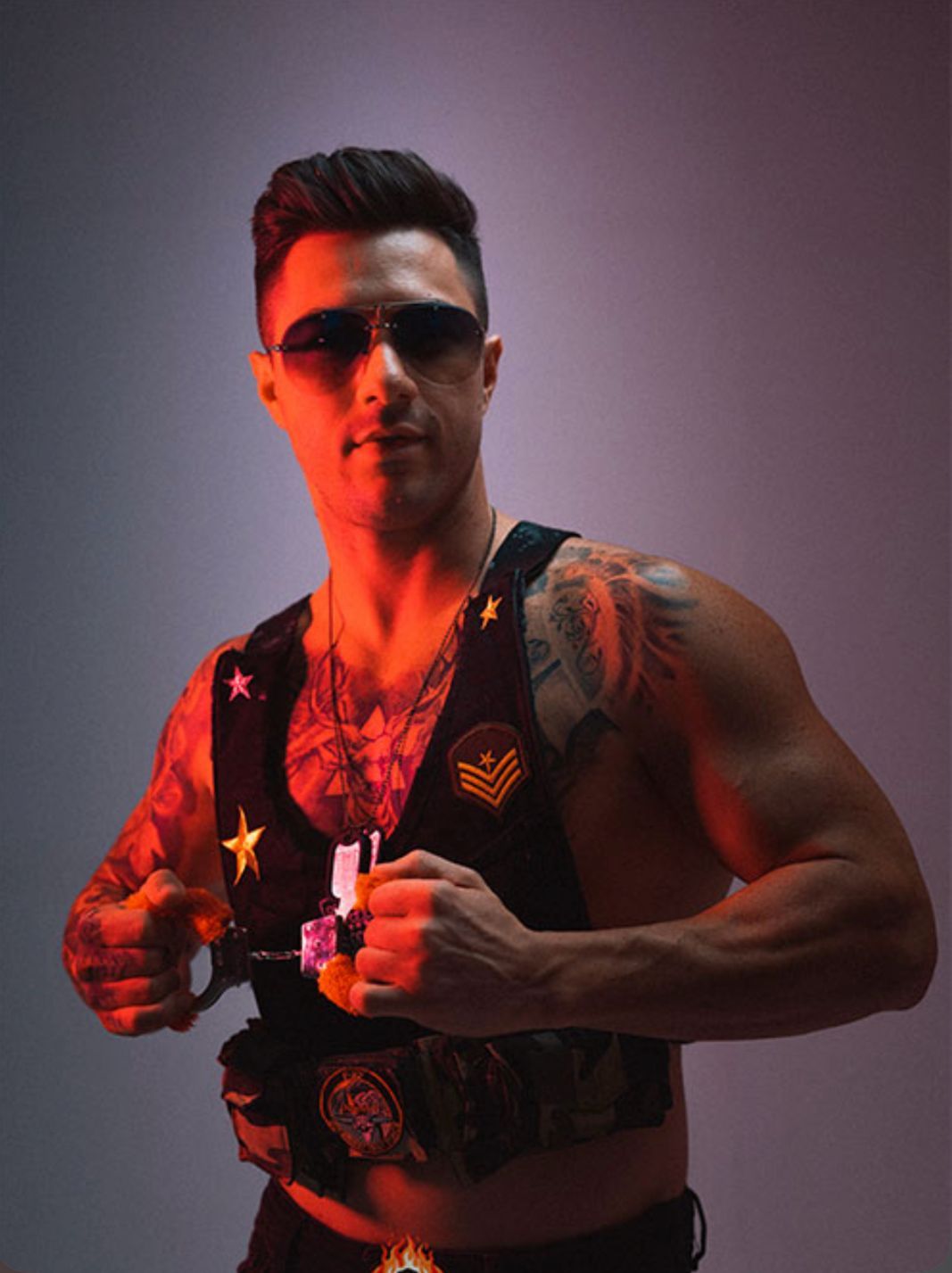 Performer Inferno Boys look militar